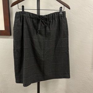 Aritzia “The Group-Babaton” grey plaid work skirt